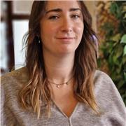 Profesora de diversos idiomas (catalán, castellano e inglés)